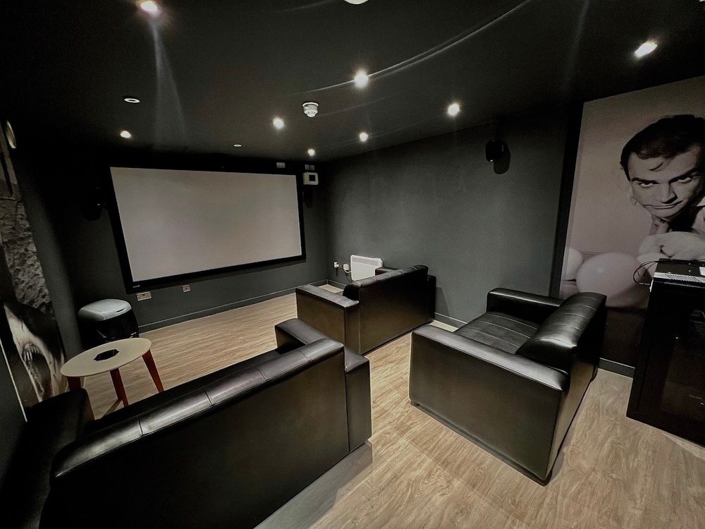 Metrovick-House-Cinema-Room1.jpg