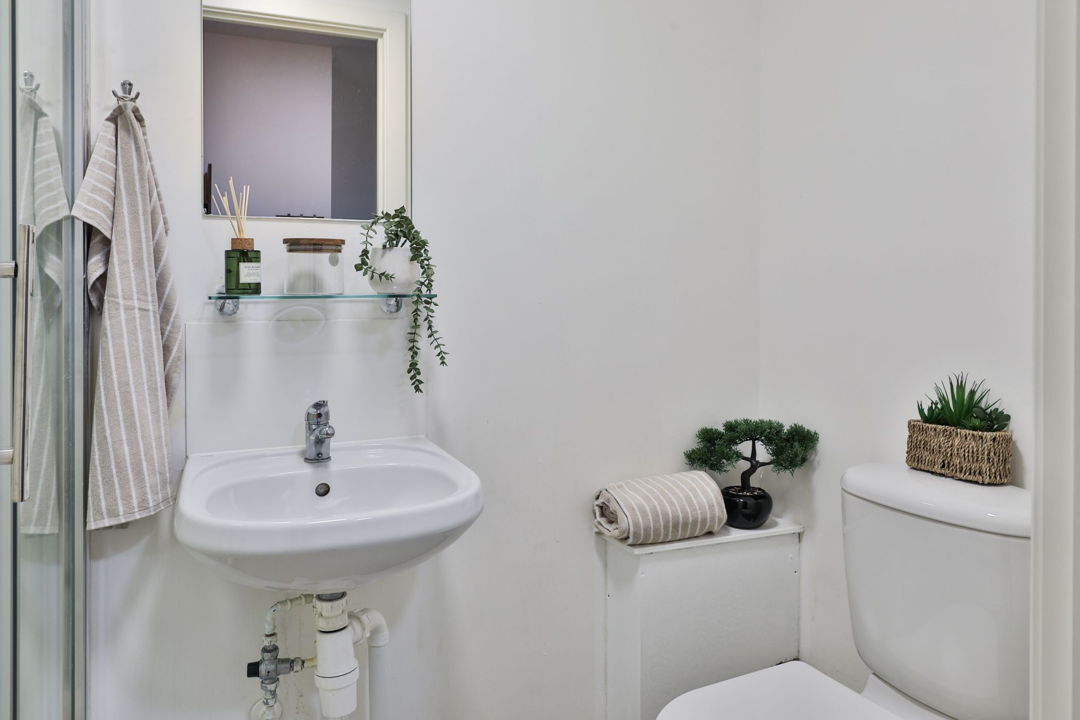 Claremont-House-Ensuite-Student-Accommodation-in-Glasgow-5-of-14.jpg